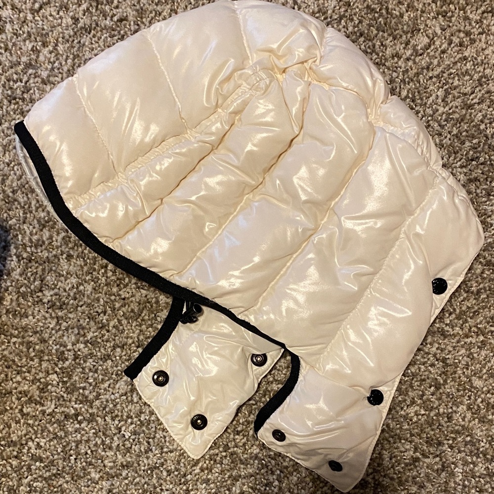 Moncler Puffer Jacket - Picture 6 of 12